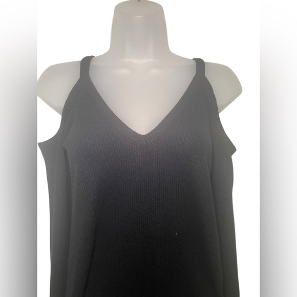 Chaser Cold Shoulder Black Ribbed Top Small NWT - Picture 3 of 5